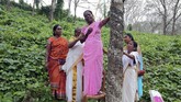Beberapa kelompok wanita dari grup Shiv Sena mengancam akan melakukan bunuh diri jika wanita berusia subur memasuki kuil itu.(REUTERS/Sivaram V)
