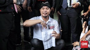 Ahmad Dhani Kembali Mangkir, Massa Demo di Mapolda Jatim