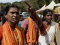 FOTO: Kelompok Garis Keras Adang Perempuan India Masuki Kuil