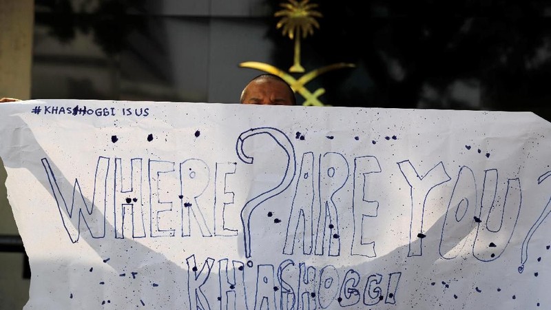 Mereka memprotes dan menyesalkan kasus dugaan pembunuhan yang menimpa jurnalis sekaligus kritikus Arab Saudi Jamal Khashoggi.