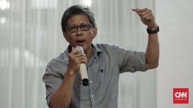 Rocky Gerung Duga Ada Manipulasi dalam Kasus Kitab Suci Fiksi
