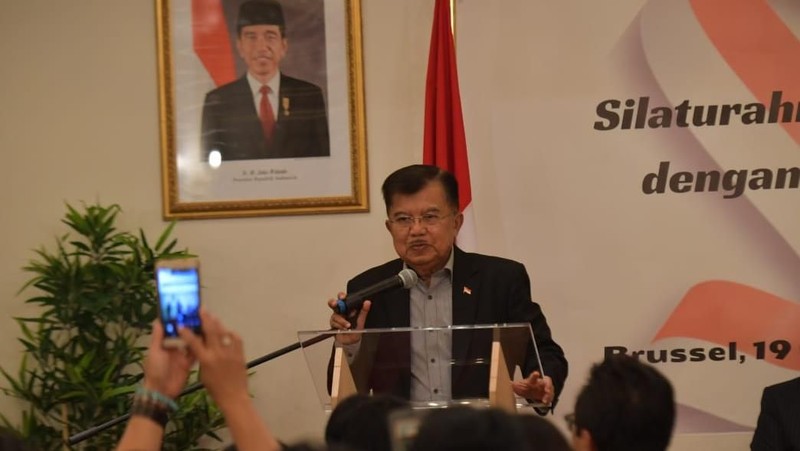 Pertemuan yang berlangsung sekitar satu setengah jam dalam suasana santai.