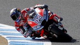 Andrea Dovizioso menempati posisi start terdepan pada sesi balapan MotoGP Jepang 2018 dengan membukukan catatan waktu satu menit 44,590 detik. (REUTERS/Toru Hanai)