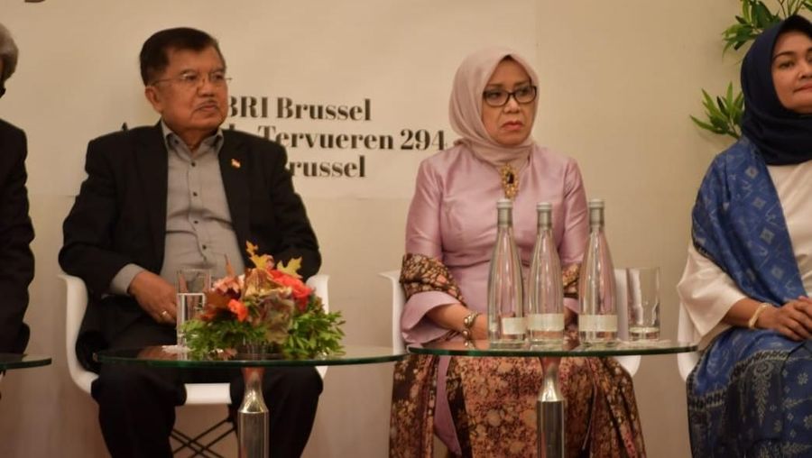 Pertemuan yang berlangsung sekitar satu setengah jam dalam suasana santai.