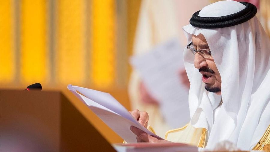 FILE PHOTO: Saudi Arabia's King Salman bin Abdulaziz Al Saud talks during the opening of 29th Arab Summit in Dhahran, Saudi Arabia April 15, 2018. Bandar Algaloud/Courtesy of Saudi Royal Court/Handout via REUTERS THIS IMAGE HAS BEEN SUPPLIED BY A THIRD PARTY/File Photo
