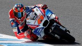 Laju Marquez pada sesi kualifikasi MotoGP Jepang kalah dari Jack Miller yang akan menempati posisi start ketiga pada balapan yang berlangsung Minggu (21/10). (REUTERS/Toru Hanai)