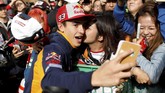 Marc Marquez memiliki kans cukup besar menjadi juara dunia MotoGP 2018. Jika berhasil meraih kemenangan di MotoGP Jepang 2018, Marquez akan meraih gelar kelima dalam ajang MotoGP. (REUTERS/Toru Hanai)