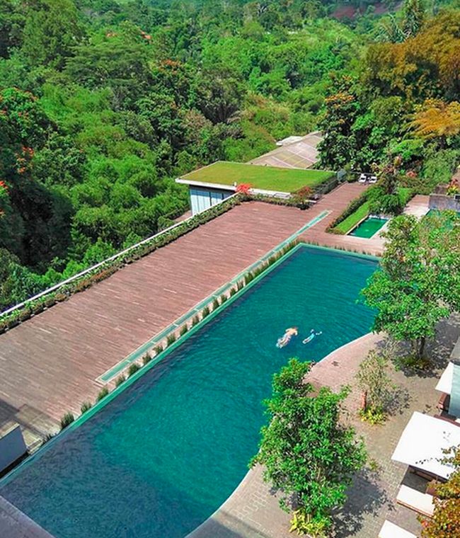 5 Hotel Dan Restoran Di Bandung Ini Bikin Serasa Ada Di Bali