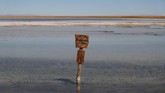 Awal tahun 2018, dua perusahaan produsen litium--Albemarle dan SQM--mengumumkan kesepakatan barunya dengan Pemerintah Chile untuk meningkatkan produksi dari Atacama, gurun terkering di dunia. (REUTERS/Ivan Alvarado)