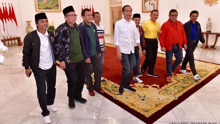 Prabowo Subianto-Sandiaga Uno melontarkan kritik keras terhadap kebijakan ekonomi yang diterapkan Presiden Joko Widodo.