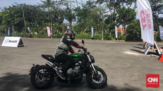 Cara Aman Bermotor Ketika Angin Kencang
