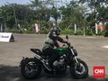 Cara Aman Bermotor Ketika Angin Kencang