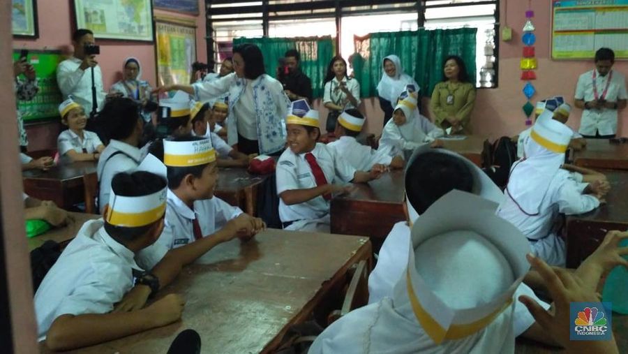 Materi yang diberikan oleh Menteri Keuangan tersebut mengenai tiga jenis penerimaan negara