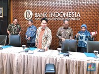 Menanti Aksi The Fed di Desember, Alasan BI Tahan Bunga Acuan