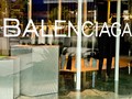 Buat Gantungan Kunci Pohon Pinus, Balenciaga Digugat