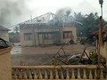 Dipicu Tahanan Tewas, Warga Bakar Mapolsek di Aceh