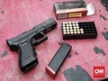 Polres Tangerang Tahan Polisi Penodong Pistol ke Tetangga