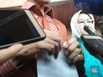 Jokowi Berkeras Minta Harga Avtur Dihitung Ulang