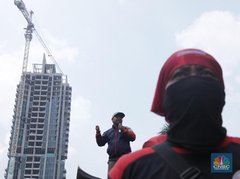 Buruh Minta Upah Minimum 2022 Naik 10%, Pengusaha Gemetaran!