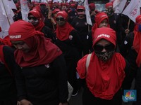 Kemenaker: 8 Provinsi Boleh Naikkan UMP Lebih dari 8%