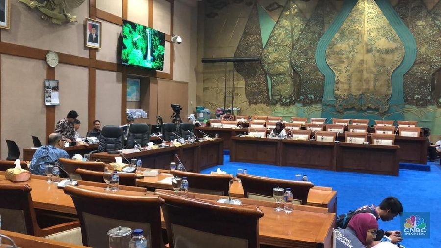 Rapat soal harga bbm antara Jonan dan DPR makin panas, Gerindra putuskan walk out 