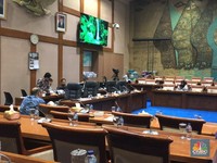 Rapat Harga BBM Jonan-DPR Makin Panas, Gerindra Walk Out!