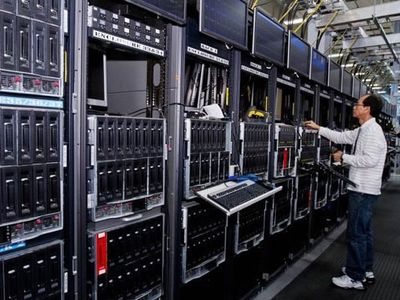 Asing Ramai-ramai Serbu Indonesia, Menkomdigi Beberkan Buktinya