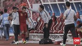 Selain ditinggal kapten Nurhidayat Haji Haris yang mendapat dua kartu kuning, skuat Garuda Nusantara juga berlaga tanpa Egy Maulana Vikri sejak menit ke-68. Egy yang mengalami cedera digantikan M Rafi Syaharil. (CNN Indonesia/ Hesti Rika)