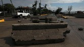 Menurut Pusat Topan Nasional (NHC) yang bermarkas di Miami, badai ini menjadi salah satu badai paling kuat yang menghantam Meksiko dari Pasifik dalam beberapa tahun terakhir. (REUTERS/Henry Romero)