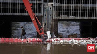 Pintu Air Karet dan Manggarai Siaga 3 pada Minggu Dini Hari