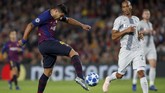 Setelah unggul 1-0, Barcelona tetap tak menurunkan tekanan ke pertahanan Inter Milan. Blaugrana banyak menghasilkan peluang bagus untuk mencetak gol. (REUTERS/Albert Gea)