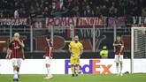 Kekalahan 1-2 dari Real Betis membuat AC Milan kini berada di posisi dua klasemen Grup F Liga Europa dengan enam poin, tertinggal satu poin dari Real Betis. (REUTERS/Daniele Mascolo)