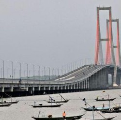 Tak Lama Lagi, Ada Islamic Park di Kaki Jembatan Suramadu