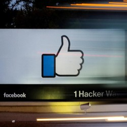 TikTok Bajak Developer Facebook, Bayarannya Seharga Mobil