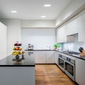 6 Inspirasi Desain Dapur di Bawah Tangga Menurut Feng Shui