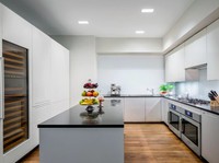 6 Inspirasi Desain Dapur di Bawah Tangga Menurut Feng Shui