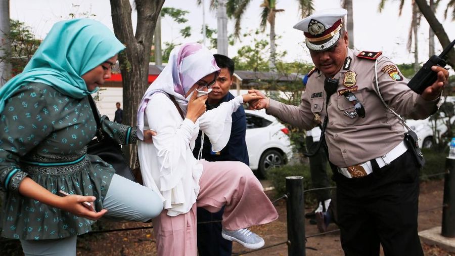 Berdasarkan data KNKT, pesawat memuat 189 orang. Perinciannya, 178 orang dewasa, satu anak, dua orang bayi, dua cabin crew, dan enam awak cabin crew.