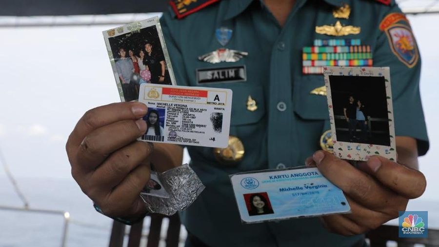 TNI Angkatan Laut turut menerjunkan personel dan armada dalam pencarian pesawat Lion Air JT-610.
