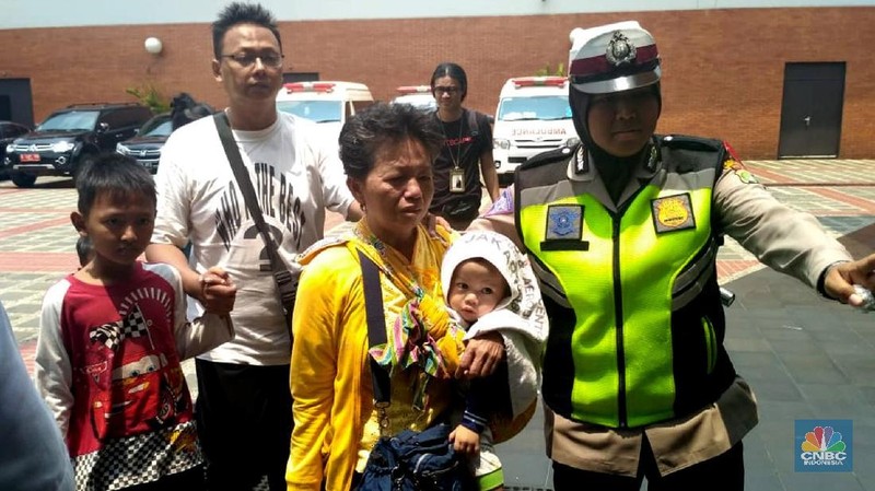 Berdasarkan data KNKT, pesawat memuat 189 orang. Perinciannya, 178 orang dewasa, satu anak, dua orang bayi, dua cabin crew, dan enam awak cabin crew.