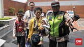 Krisis center dibuka di Bandara Soekarno Hatta, Cengkareng untuk memfasilitasi keluarga korban yang ingin mencari tahu nasib keluarga mereka yang jadi korban. (CNN Indonesia/Hesti Rika)