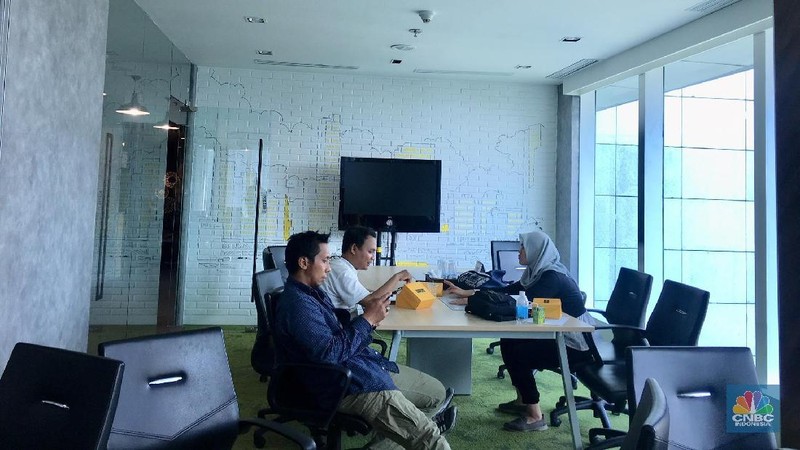 Mandiri mengubah konsep ruang kerja agar lebih milenial.