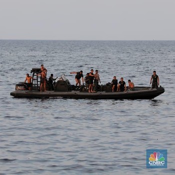 Mengintip Proses Pencarian Korban Pesawat Lion Air JT610