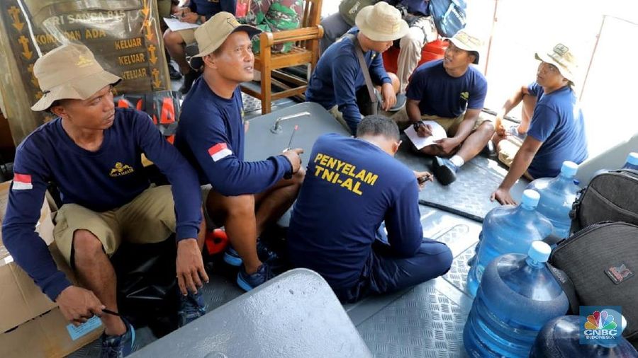 Managing Director Lion Air Group Daniel Putut mengatakan dua orang warga negara asing (WNA) ikut menjadi korban jatuhnya penerbangan JT 610, Senin (29/10/2018).