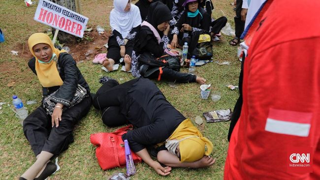Istana Bantah Jokowi Pernah Janjikan Guru Honorer Jadi PNS