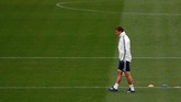 Julen Lopetegui hanya 14 kali memimpin pertandingan Real Madrid di semua kompetisi dengan catatan enam kemenangan, dua imbang, dan enam kali kalah. (REUTERS/Juan Medina)