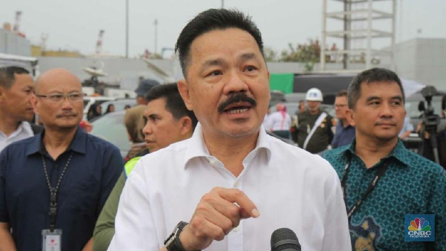 Rusdi Kirana  (վ/Andrean Kristianto)