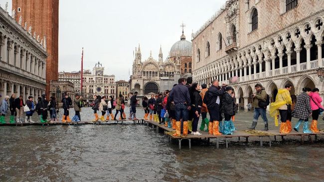 Venesia Terapkan Iuran Masuk Kota
