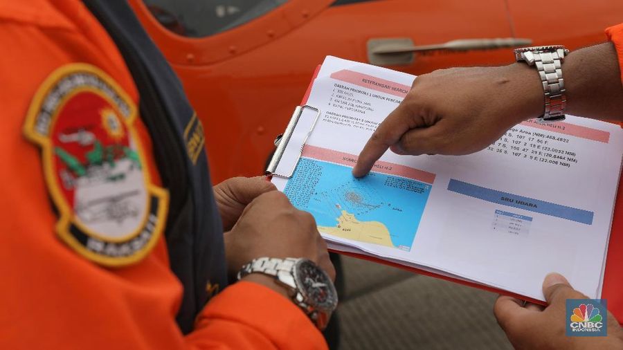 Helikopter AW139 ini merupakan hasil rakitan dari perusahaan manufaktur dan desain helikopter asal Italia-Inggris