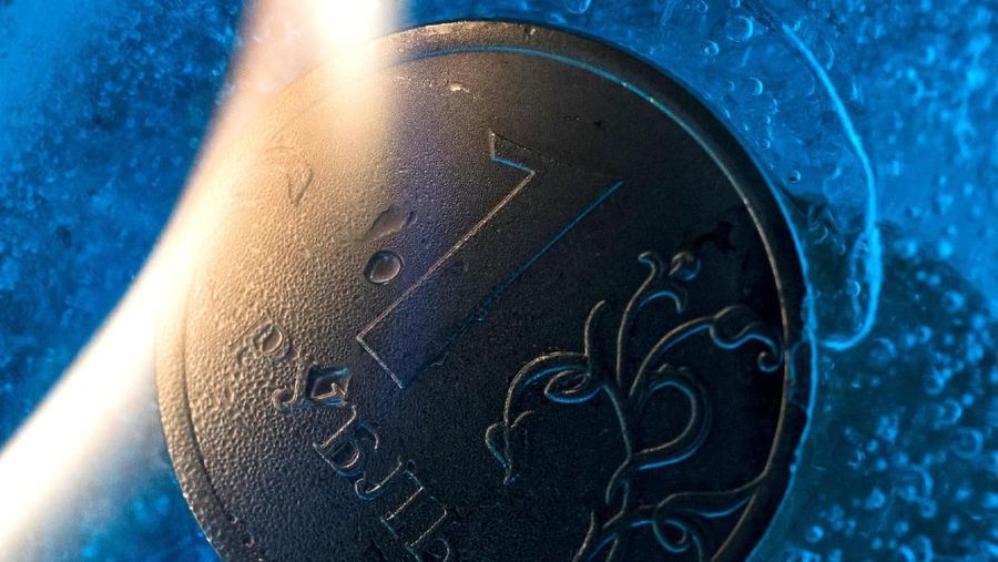 A view shows a Russian one rouble coin in this picture illustration taken October 26, 2018. Picture taken October 26, 2018. REUTERS/Maxim Shemetov