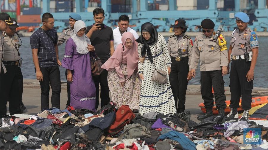 Basarnas dan tim telah menemukan puluhan identitas para korban pesawat jatuh Lion Air JT 610.